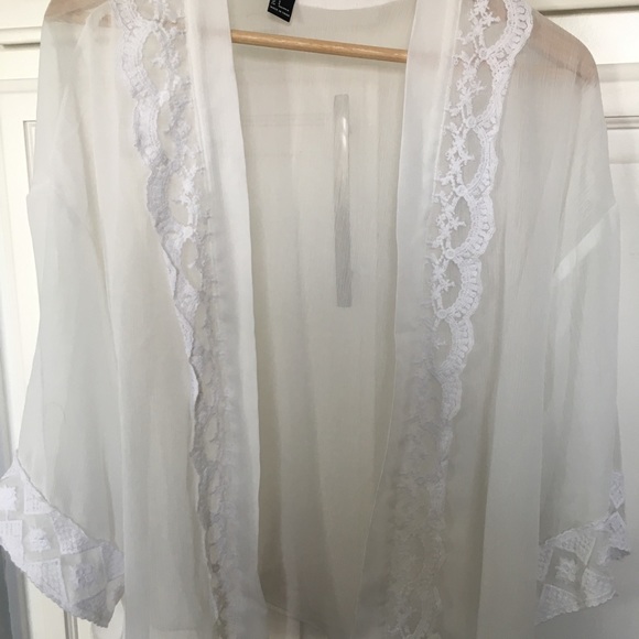 White Kimono/ Lingerie Embroiled- Forever 21 - Picture 5 of 5